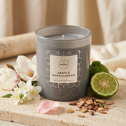 Vela Elegance · Gentle Sandalwood con notas de jazmín, magnolia, sándalo y cedro, Go Living.